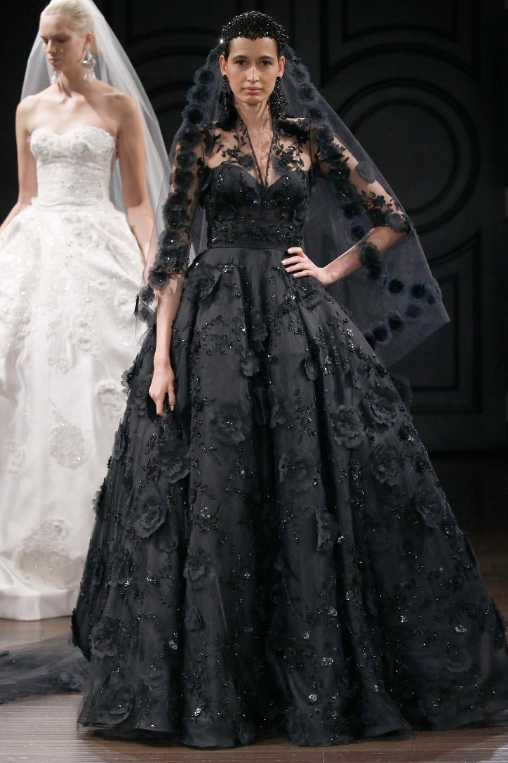 Чорна весільна сукня